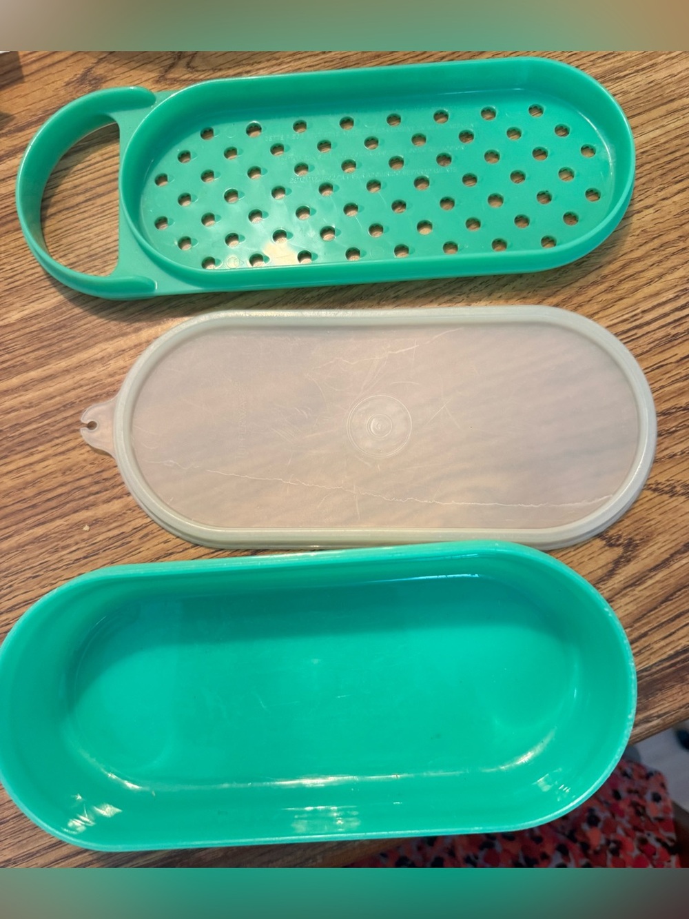 Tupperware grater with lid vintage lime
